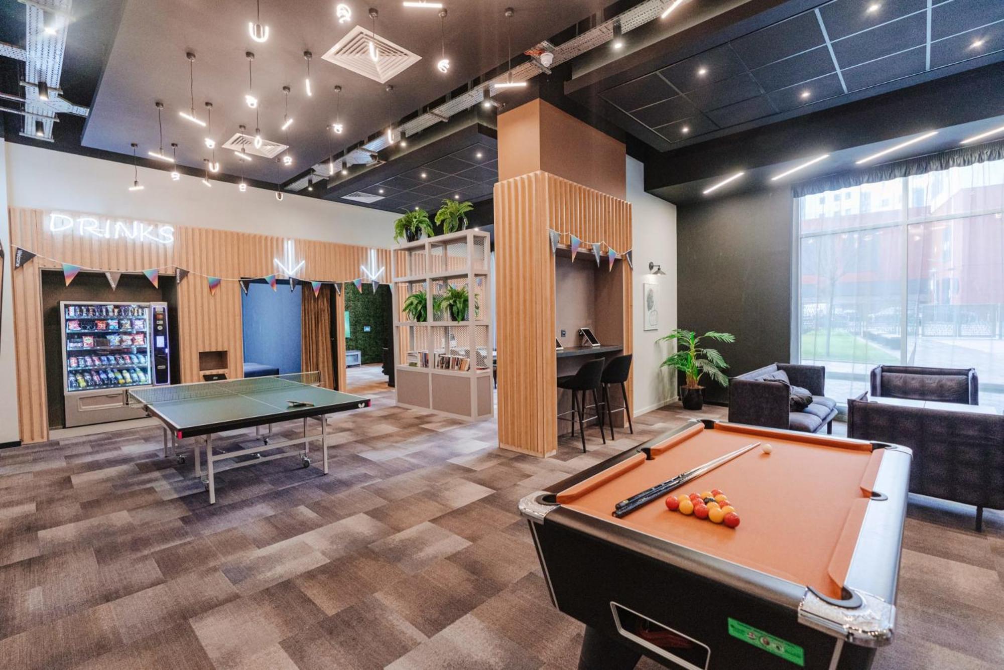 For Students Only Canvas City Point โคเวนทรี ภายนอก รูปภาพ