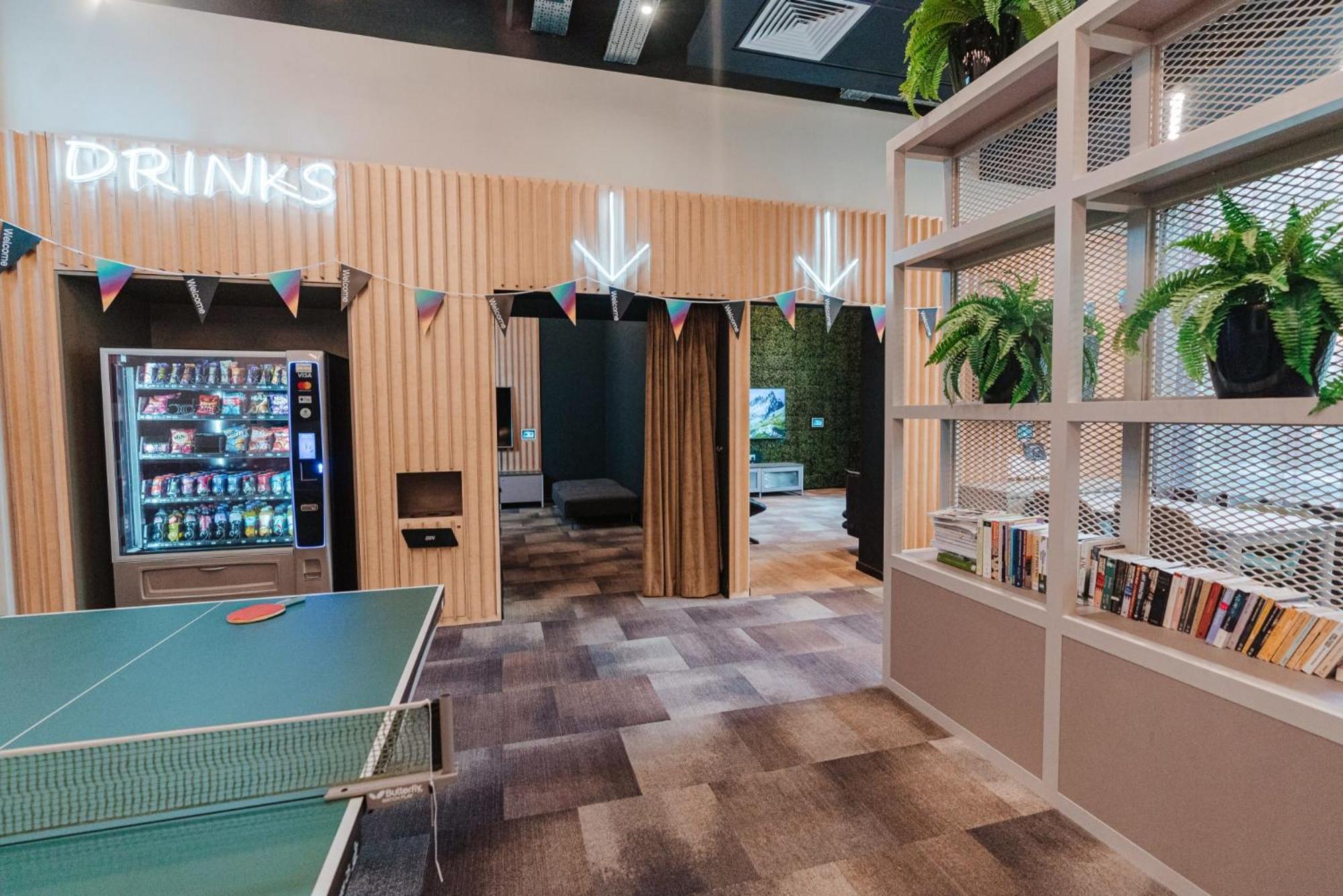 For Students Only Canvas City Point โคเวนทรี ภายนอก รูปภาพ